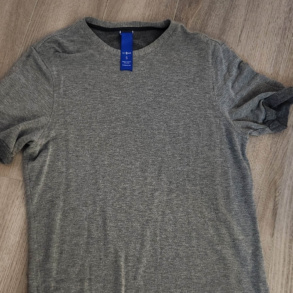 Women's kit and ace t shirt